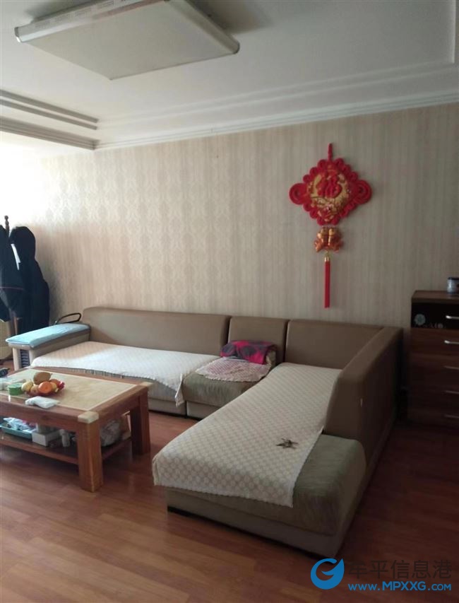 出售莊禾城附近步梯三樓，屋內(nèi)保護很好，可貸款可議價
